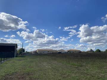 JOLI TERRAIN 550M² JOLI TERRAIN 550M²